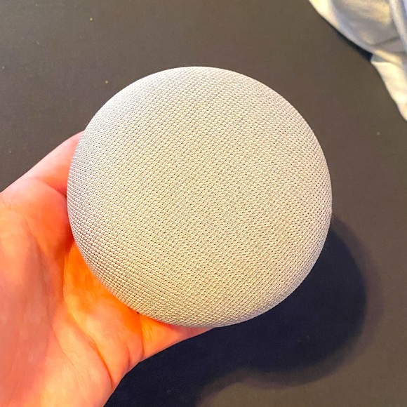 Mini Google Home - Picture 1 of 2
